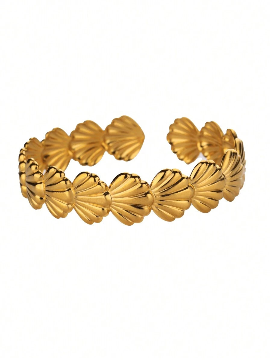 Shell Bangle Armband